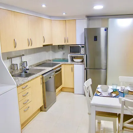 Atico-duplex Con Vistas Al Mar En *
