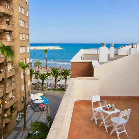 Atico-duplex Con Vistas Al Mar En
